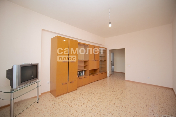 
   Продам 2-комнатную, 80 м², Шахтеров пр-кт, 62Б

. Фото 10.