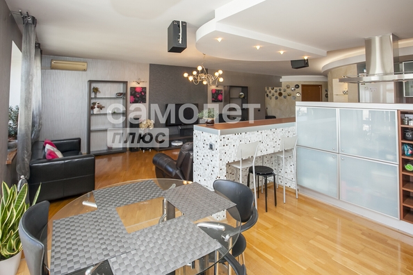 
  Продается 4-комн. квартира, 160.8 м², Строителей б-р, д. 28/1
. Фото 9.