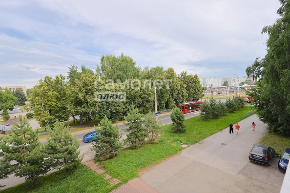 
  Продается 4-комн. квартира, 60.5 м², Строителей б-р, д. 33
. Фото 3.