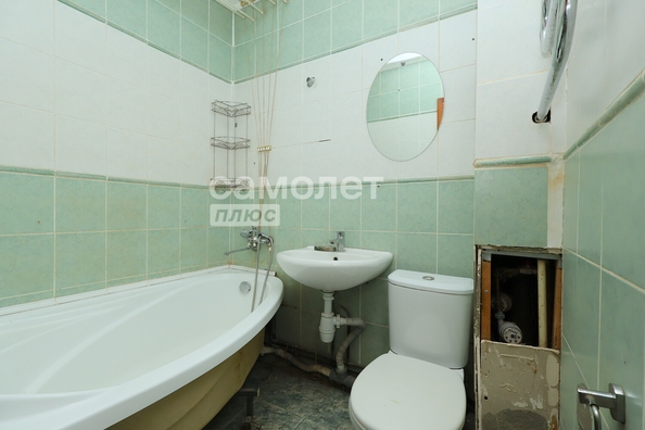 
  Продается 4-комн. квартира, 60.5 м², Строителей б-р, д. 33
. Фото 16.