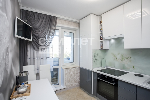 
  Продается 2-комн. квартира, 56.5 м², Строителей б-р, д. 1
. Фото 3.