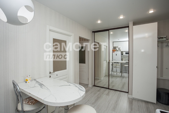 
  Продается 2-комн. квартира, 53.8 м², Строителей б-р, д. 28
. Фото 2.