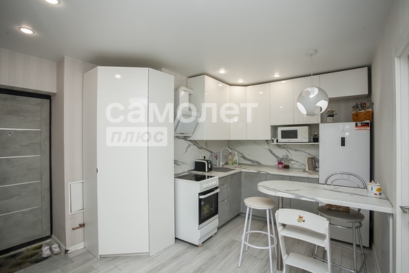 
  Продается 2-комн. квартира, 53.8 м², Строителей б-р, д. 28
. Фото 4.
