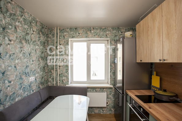 
  Продается 2-комн. квартира, 43.2 м², Суворова ул, д. 12
. Фото 10.