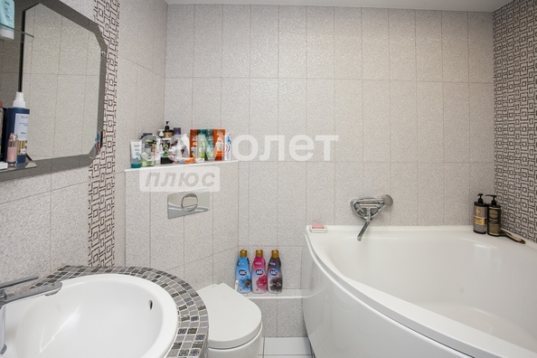 
  Продается 2-комн. квартира, 56.5 м², Строителей б-р, д. 1
. Фото 9.