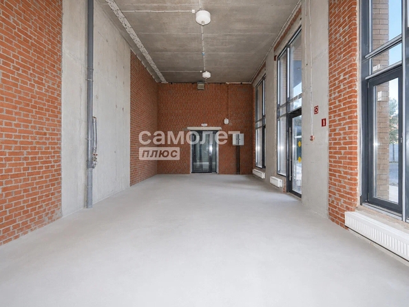 
  Сдается торговая площадь 127.7 м², в ЖК Чемпион-парк, дом 2. Фото 1.
