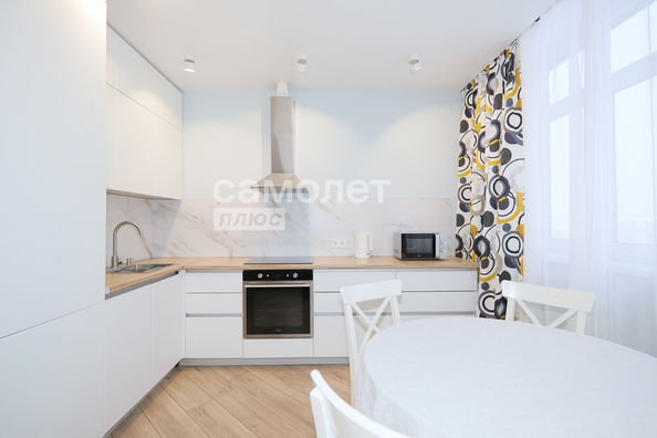 
  Продается 2-комн. квартира 57 м², в ЖК Панорама, (Октябрьский, 32Б). Фото 1.