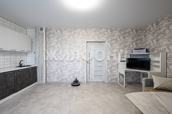 
   Продам 1-комнатную, 50.9 м², Кирова ул, 242

. Фото 4.