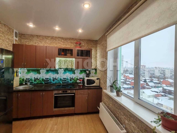 
   Продам 2-комнатную, 56.2 м², Связистов ул, 15

. Фото 4.