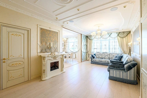 
   Продам 4-комнатную, 143 м², Романова ул, 25

. Фото 2.