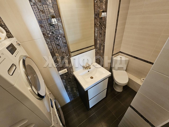 
  Продается 3-комн. квартира, 121.8 м², Крылова ул, д. 7/1
. Фото 6.