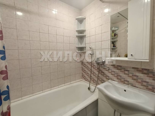 
   Продам 4-комнатную, 77.4 м², Троллейная ул, 152

. Фото 10.