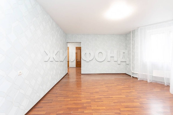 
   Продам 1-комнатную, 51.3 м², Учительская ул, 8

. Фото 7.