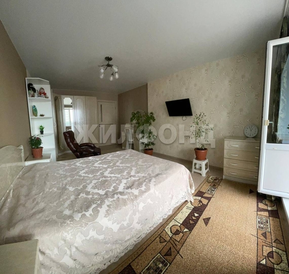 
   Продам 2-комнатную, 64.3 м², 2-я Обская ул, 69/2

. Фото 13.