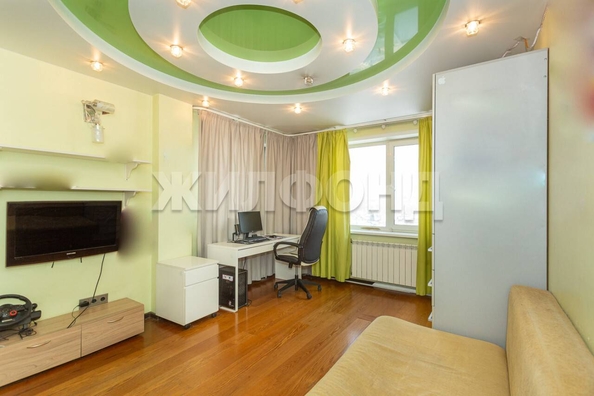 
   Продам 3-комнатную, 87.8 м², Героев Революции ул, 35

. Фото 5.