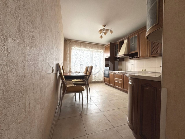 
   Продам 3-комнатную, 77.6 м², Волховская ул, 33/1

. Фото 2.