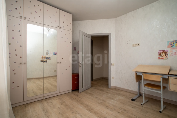 
   Продам 4-комнатную, 144.9 м², Вертковская ул, 42

. Фото 10.