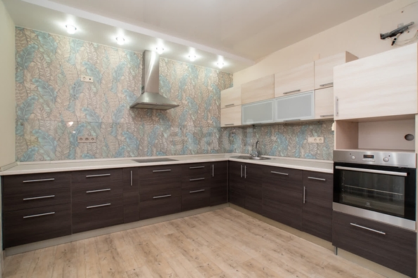 
   Продам 4-комнатную, 144.9 м², Вертковская ул, 42

. Фото 27.