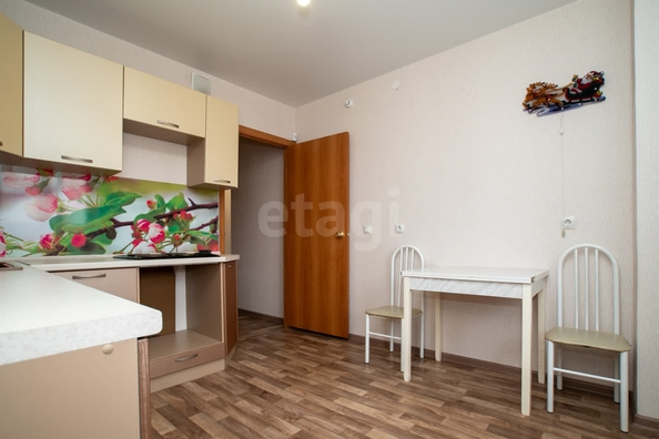 
   Продам 2-комнатную, 51.4 м², Петухова ул, 95/4

. Фото 11.