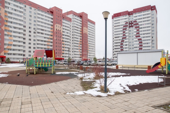 
   Продам 2-комнатную, 51.4 м², Петухова ул, 95/4

. Фото 21.