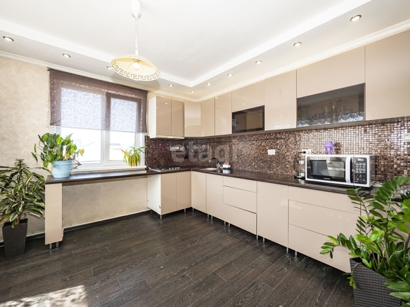 
   Продам дом, 196.8 м², Новосибирск

. Фото 2.