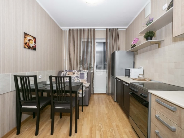 
   Продам 1-комнатную, 37.5 м², Крылова ул, 64/1

. Фото 2.