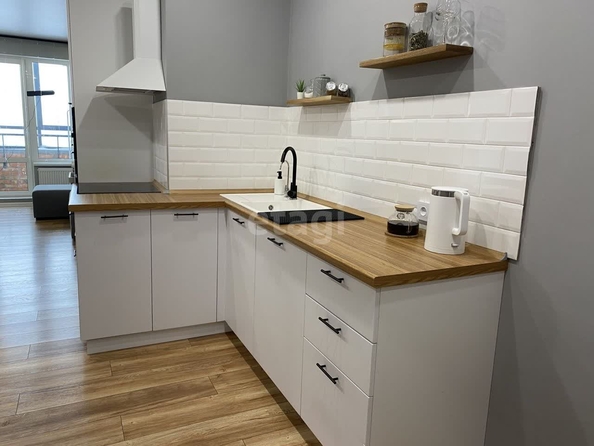 
   Продам 3-комнатную, 57 м², Выборная ул, 135

. Фото 1.