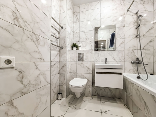 
   Продам 3-комнатную, 64.7 м², Василия Клевцова ул, 1

. Фото 26.