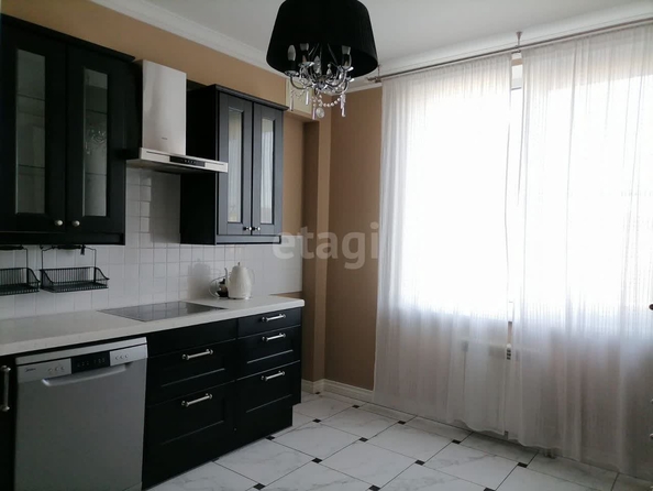 
   Продам 3-комнатную, 107.2 м², 6-й микрорайон, 15

. Фото 3.