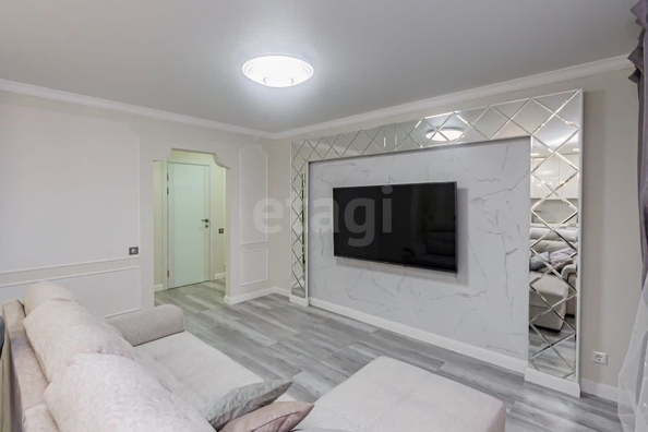 
   Продам 3-комнатную, 83 м², 2-я Обская ул, 71/1

. Фото 4.