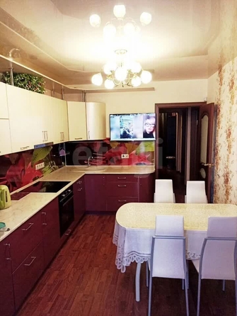 
   Продам 2-комнатную, 64 м², Виталия Потылицына ул, 1

. Фото 6.