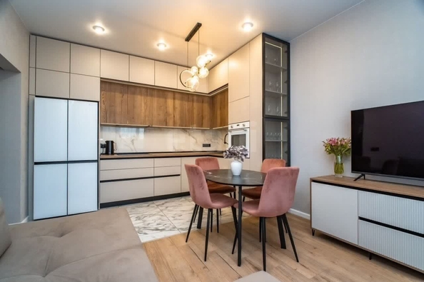 
   Продам 4-комнатную, 69 м², Фабричная ул, 65

. Фото 3.