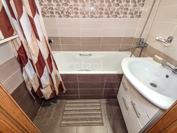 
   Продам 2-комнатную, 58 м², Грибоедова ул, 119

. Фото 12.