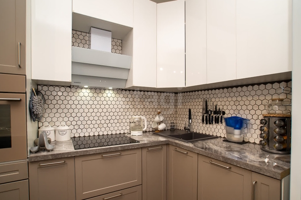 
   Продам 3-комнатную, 71.5 м², Петухова ул, 6/4

. Фото 1.