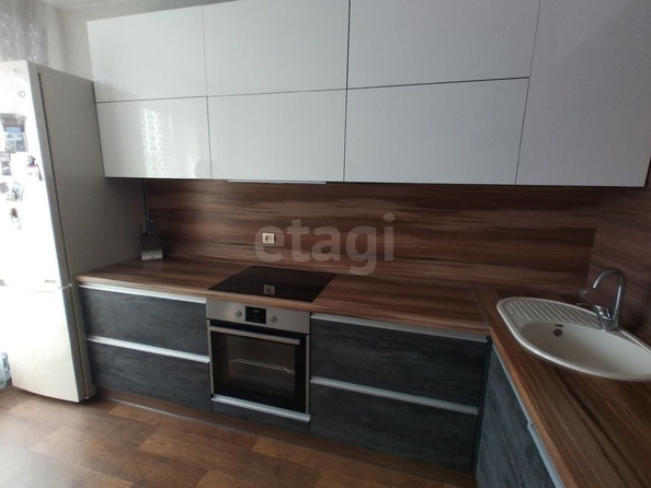 
   Продам 2-комнатную, 58 м², Закаменский мкр, 23

. Фото 6.