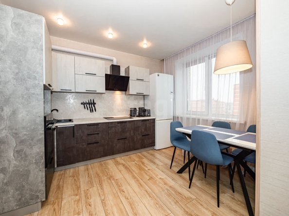 
   Продам 1-комнатную, 42.5 м², Серебряные ключи ул, 6

. Фото 2.