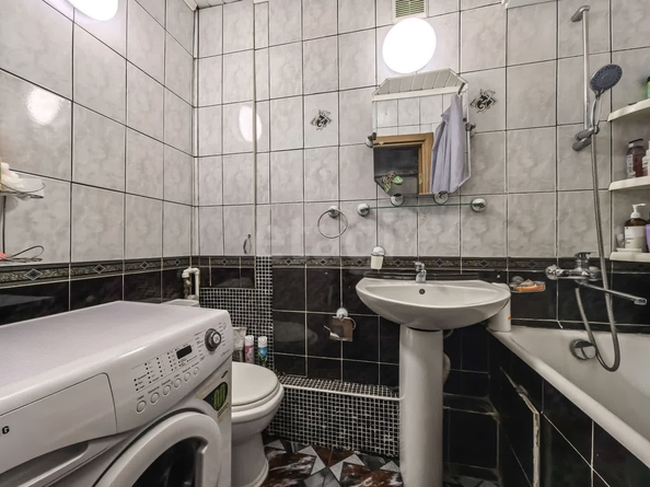 
   Продам 3-комнатную, 54.6 м², Олеко Дундича ул, 25

. Фото 8.