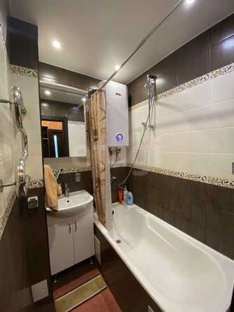 
   Продам 3-комнатную, 57.4 м², Доватора ул, 19/1

. Фото 18.