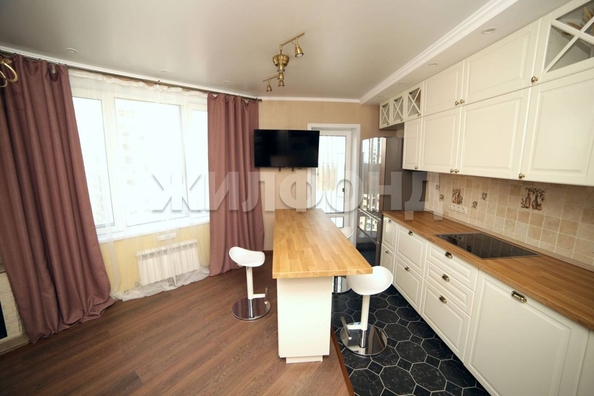 
   Продам 3-комнатную, 65 м², Сибревкома ул, 9

. Фото 1.