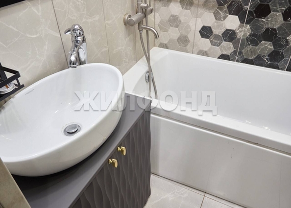 
   Продам 3-комнатную, 56.5 м², Бориса Богаткова ул, 194/2

. Фото 16.