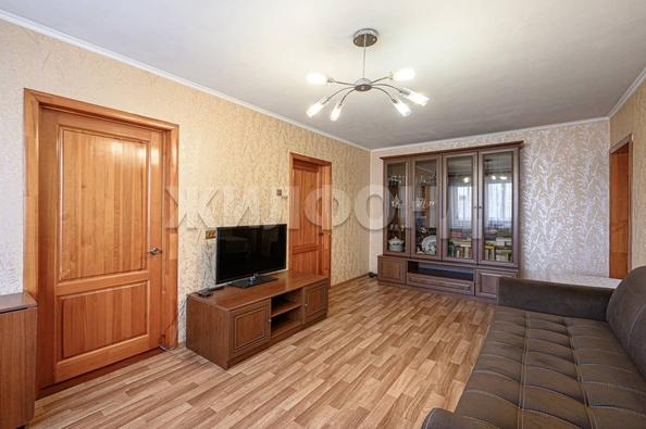 
   Продам 4-комнатную, 61 м², Ударная ул, 1/3

. Фото 3.