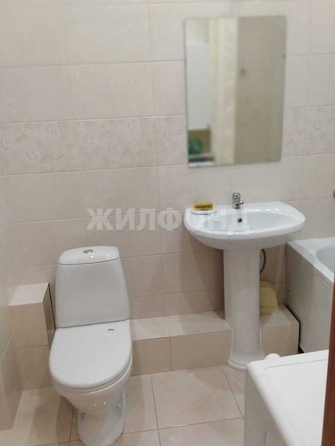 
  Сдам в аренду 1-комнатную квартиру, 39 м², Новосибирск

. Фото 12.