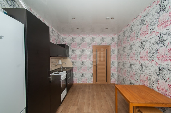 
   Продам 1-комнатную, 46.2 м², Выборная ул, 91/3

. Фото 3.