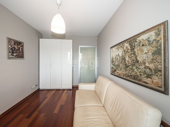 
   Продам 3-комнатную, 90 м², Красный пр-кт, 99

. Фото 24.