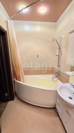 
   Продам 2-комнатную, 55.4 м², Адриена Лежена ул, 13

. Фото 10.