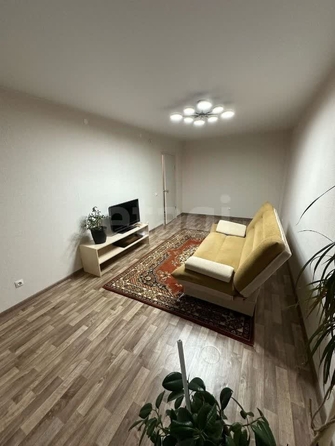 
  Сдам в аренду 2-комнатную квартиру, 57 м², Новосибирск

. Фото 1.