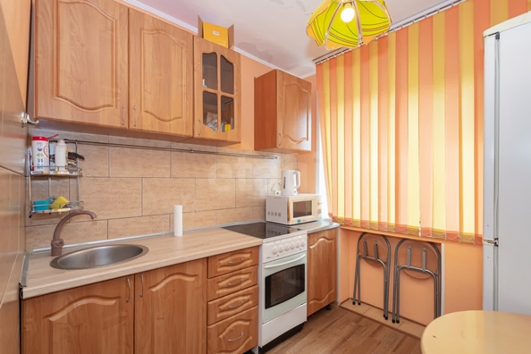 
   Продам 1-комнатную, 29.4 м², Красный пр-кт, 67а

. Фото 1.