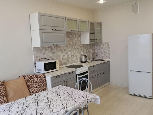 
  Сдам в аренду 2-комнатную квартиру, 46 м², Новосибирск

. Фото 12.