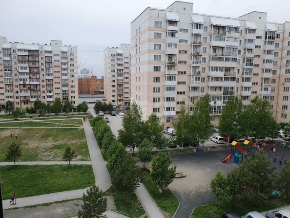 
   Продам 2-комнатную, 59 м², Татьяны Снежиной ул, 25/4

. Фото 3.