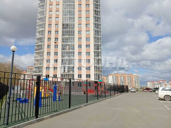 
   Продам 1-комнатную, 36.8 м², Петухова ул, 172

. Фото 21.